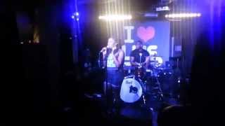 Niké Jemiyo - &#39;&#39;Dive&#39;&#39; (Live)