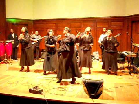 Jewell &Converted singing I Need Thee (The Sheldon Concert Hall)