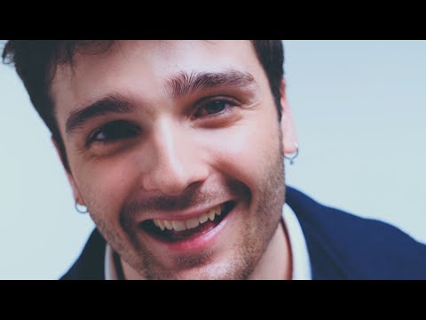 ”ESTRELLES” – MAX NAVARRO