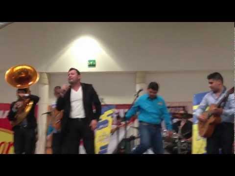 GRUPO ARRANKE CON ROBERTO TAPIA