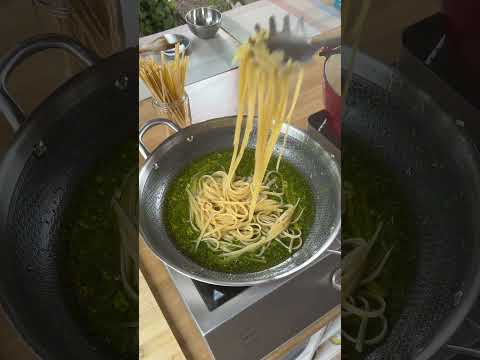 Spaghetti aglio e olio #food #recipe