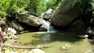 Chattanooga, TN cliff jumping at Middle Creek