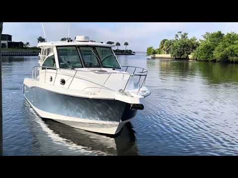 2016 Boston Whaler 345 Conquest 