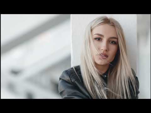 ILLYRO – Moj bjondinë me sytë e zi