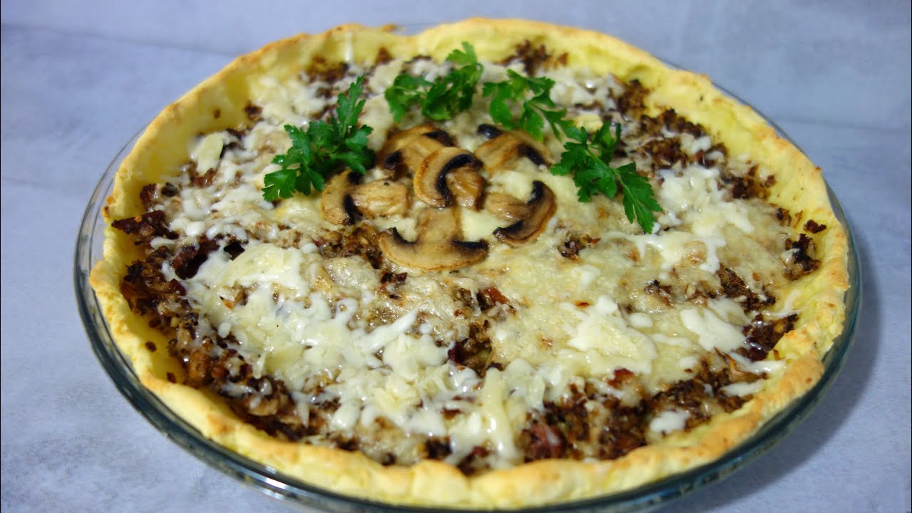 Pizza ziemniaczana z pieczarkami i boczkiem