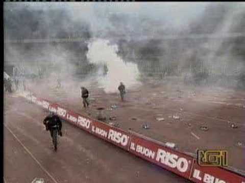 Milan Vs Torino- torino fans destroy delle alpi
