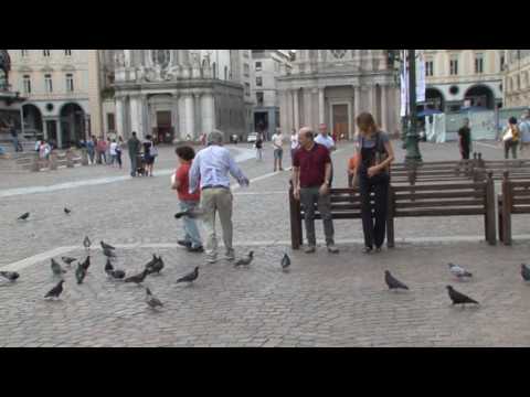Carlo e Enrico Vanzina in Piazza San Carlo sul set torinese del nuovo film "Caccia al Tesoro"