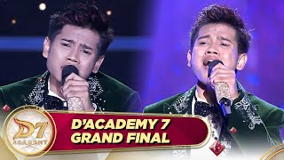 Download lagu Susah Kedip! Valen Tampil Penuh Penghayatan Saat Bawakan “Ta’Aruf” | D'Academy 7 Grand Final 1 mp3