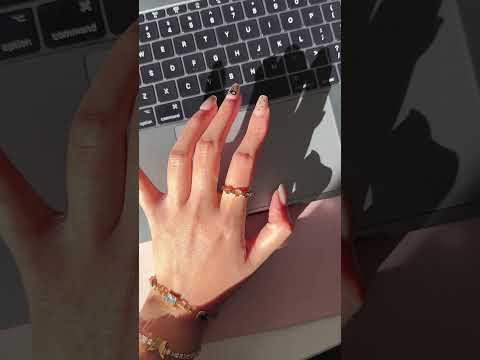 Product video thumbnail