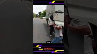 Download lagu When a truck driver is stopped by a village thug, this is what happens 😱 mp3