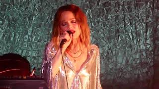 Vanessa Paradis &quot;Ces mots simples&quot; live @ Casino de Paris 13/12/2019