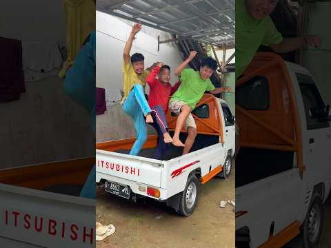 Injak mobil jadi