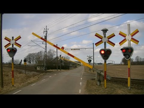 Spoorwegovergang Kvidinge (S) // Railroad crossing // Järnvägsövergång