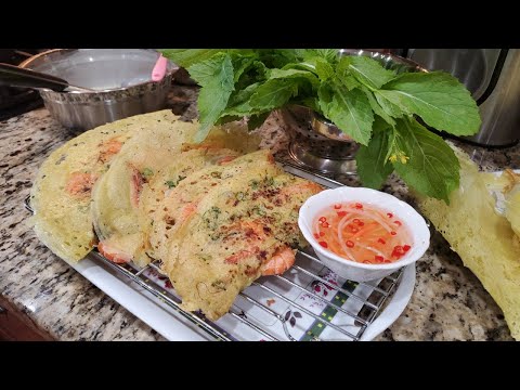 Vietnamese Pancakes | crispy and delicious with many...