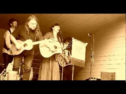 Trailerpark Idlers - Lucy