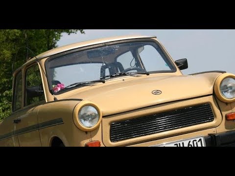 In Eilenburg (Landkreis Nordsachsen) hat vermutlich ein Brandstifter zwei Garagen angezündet. Dabei