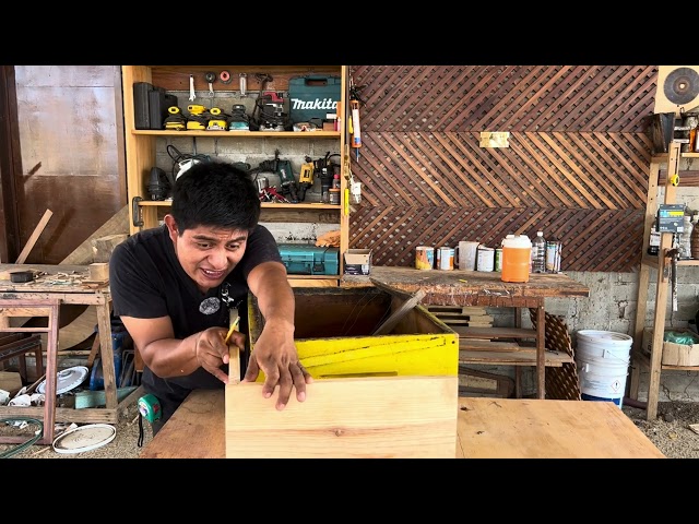 Vídeo relacionado con Colmena Para Abejas | Colmena de Madera Hexagonal Con Tubos Naturales | Colmena Salvaje Con Hábitat, Hogar Y Hotel | Ideal Para Césped, Jardín, Espacios Externos E Internos, Placa Interior