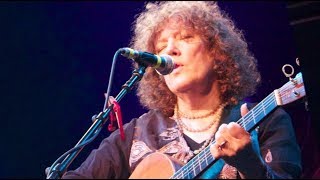 Bridget St. John - Fly (Nick Drake cover)