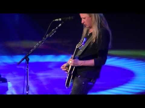 Alice in Chains - Grind - Live Key Arena Seattle,WA (10/8/2010) FULL HD