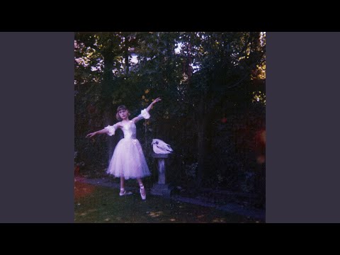 YouTube video: Wolf Alice: Visions of a Life