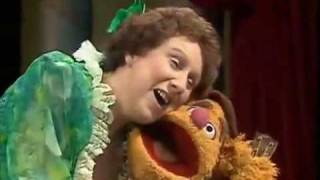 The Muppet Show - Play a Simple Melody