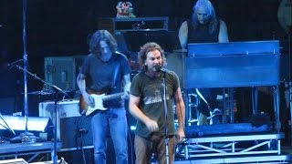 Pearl Jam: Amongst The Waves [HD] 2010-05-15 - Hartford, CT
