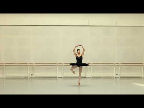 Fouettés en tournant with Mayara Magri