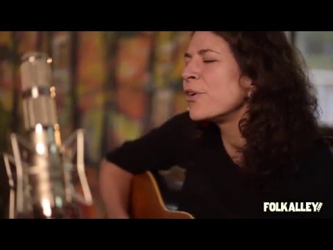 Folk Alley Sessions at 30A: Jeffrey Foucault and Kris Delmhorst - "If This Ain't Heaven"