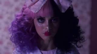 Download lagu Melanie Martinez - Dollhouse mp3