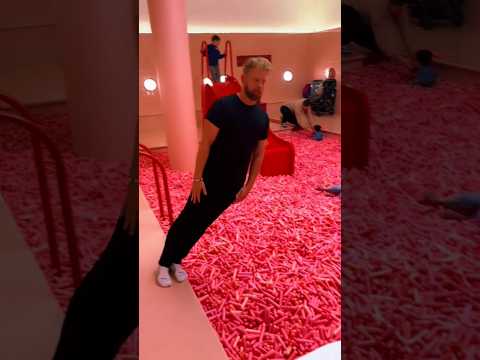 Have you seen it succeed?🕴🏿🤔 #michaeljackton #moonwalk #zerogravity #mj #michaeljackson