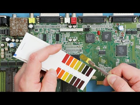 pH Testing Amiga A600 Capacitor Leakage on The PCB