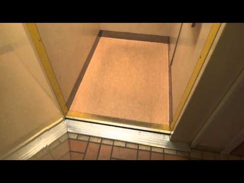 Kockums Roped Hydraulic elevator @ Norralagatan 2A, Söderhamn, Sweden.