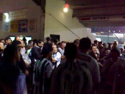 Torcida resistencia alvinegra no intervalo figueirense x ipatinga