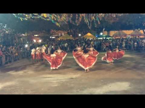 Cia municipal de dança de Tailândia - Assim que se dança carimbó
