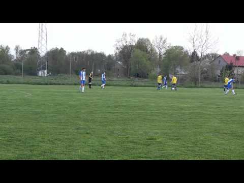 Olimpia Bucze - Iva Iwkowa 4:1 (2:0) - Marek Handzlik strzela z główki tuż obok słupka