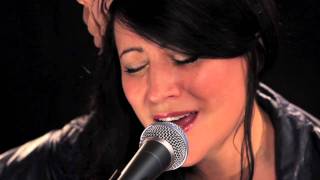 Roxanne Emery - LATE (live &amp; acoustic)