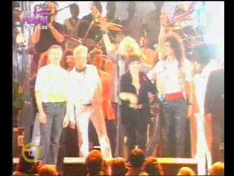 Queen & Liza Minnelli & Cast - We Are The Champions + God Save The Queen