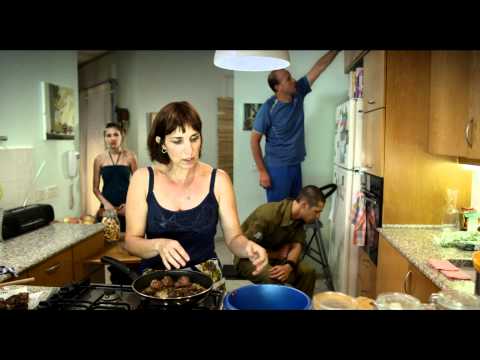 טריילר- החיים בנתיים