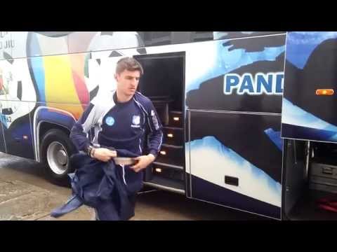 PANDURII TV / IMAGINI DE LA SOSIREA ECHIPEI LA STADIONUL ASTRA PENTRU ANTRENAMENT 06.04.2015