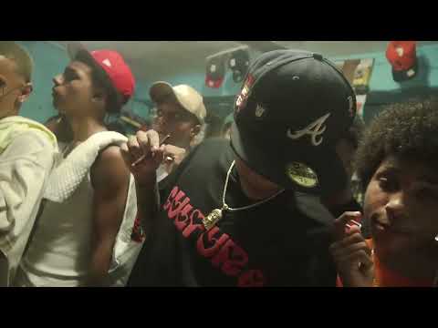 Ezzy R R Ft @biggieDC - ESA FLACA (DIRECTED BY ALIXRAW)