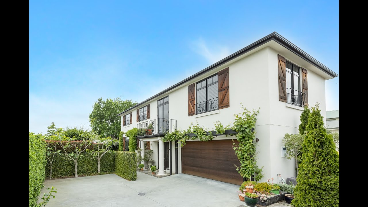 NOW SOLD - Exceptional Contemporary Living