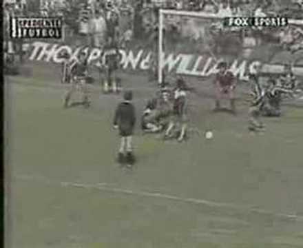 Gol de Salinas a Argentinos (Boca 3-Argentinos 4 28-09-80)