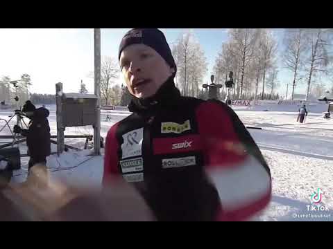 Iivo Niskanen hermostuu kameramiehelle.