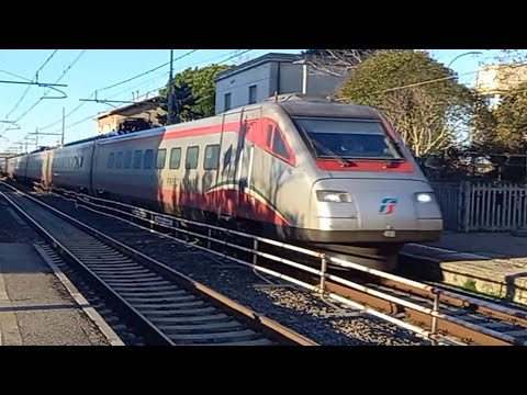 ETR 485 41 Frecciargento in transito ad Albinia (GR)