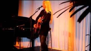 Nilla Nielsen - The Girl You Used to Know  (Live in Vaerlöse 2013)