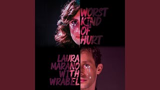 Kadr z teledysku Worst Kind of Hurt tekst piosenki Laura Marano & Wrabel