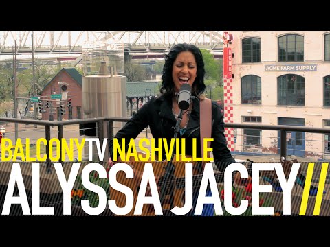 ALYSSA JACEY - KEEP AROUND (BalconyTV)