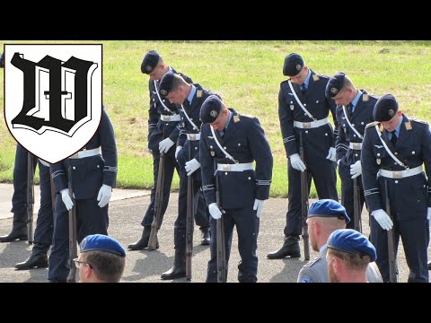 Corona Hygieneregeln bei der Bundeswehr: Maske auf beim Wachbataillon - Ausmarsch der Ehrenformation