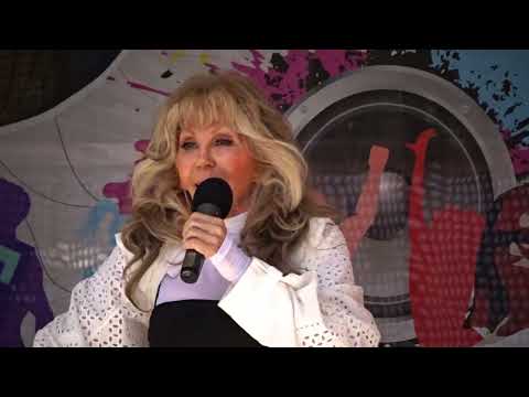 Csongrádi Kata - Tartsd meg a szíved! (2023.06.03. Karácsony Benő tér)