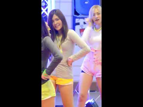 N' ???  Girls9 cover Girls' Generation - Gee @ J&K Street Cover Dance 2017  SQ1